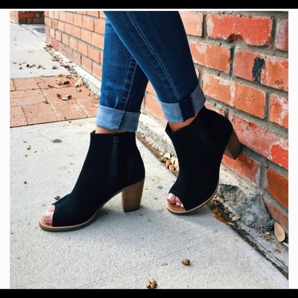 majorca peep toe bootie